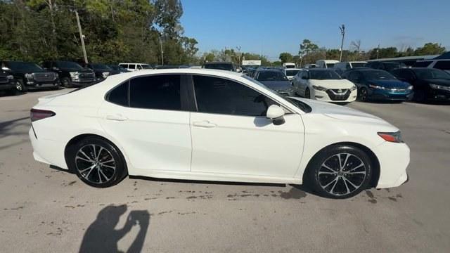 2018 White Toyota Camry L (4T1B11HK2JU) with an 4 2.5 L engine, Automatic transmission, located at 27610 S Dixie Hwy, Homestead, FL, 33032, (305) 749-2348, 25.510241, -80.438301 - KBB.com 10 Most Awarded Cars. This Toyota Camry boasts a Regular Unleaded I-4 2.5 L/152 engine powering this Automatic transmission. Window Grid Antenna, Variable Intermittent Wipers, Valet Function.*This Toyota Camry Comes Equipped with These Options *Trunk Rear Cargo Access, Trip Computer, Toyota - Photo#5
