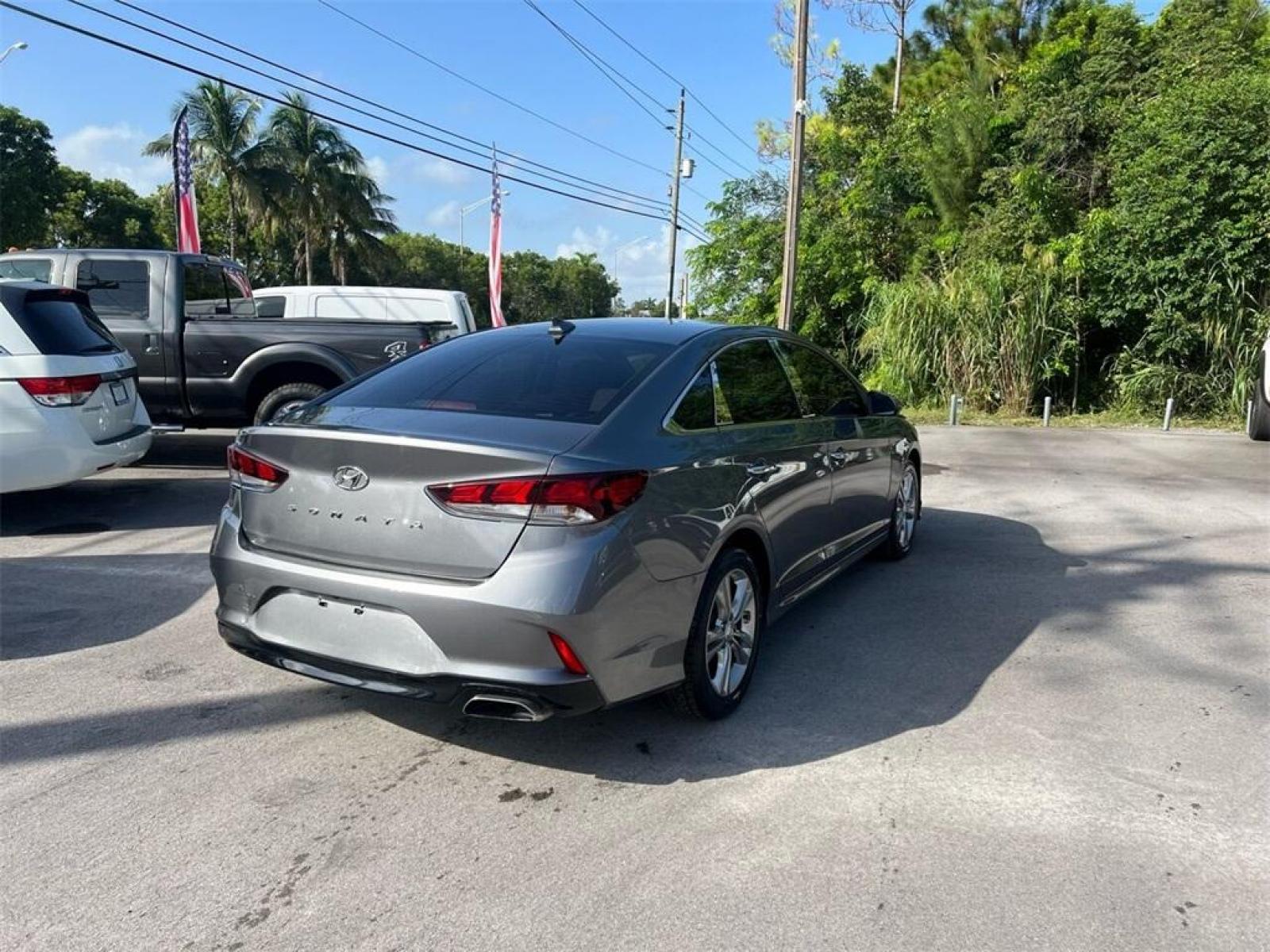 2018 Machine Gray /Gray Hyundai Sonata SEL (5NPE34AF7JH) with an 2.4L I4 DGI DOHC 16V PZEV 185hp engine, Automatic transmission, located at 27610 S Dixie Hwy, Homestead, FL, 33032, (305) 749-2348, 25.510241, -80.438301 - Photo #2