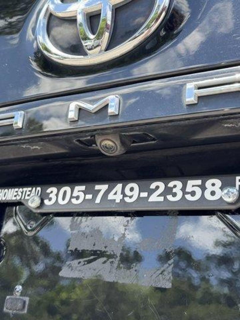 2018 Black Toyota Camry L (4T1B11HK7JU) with an 4 2.5 L engine, Automatic transmission, located at 27610 S Dixie Hwy, Homestead, FL, 33032, (305) 749-2348, 25.510241, -80.438301 - KBB.com 10 Most Awarded Cars. This Toyota Camry boasts a Regular Unleaded I-4 2.5 L/152 engine powering this Automatic transmission. Window Grid Antenna, Variable Intermittent Wipers, Valet Function.* This Toyota Camry Features the Following Options *Trunk Rear Cargo Access, Trip Computer, Toyota Sa - Photo#20