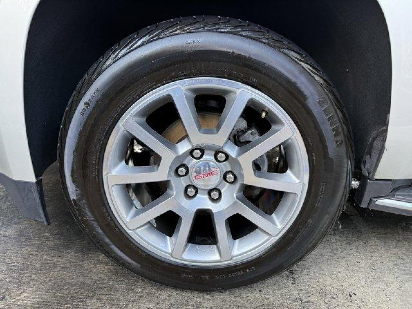 2016 Sparkling Silver Metallic /Cocoa/Dune GMC Yukon (1GKS1BKC2GR) with an 8 5.3L engine, Automatic transmission, located at 27610 S Dixie Hwy, Homestead, FL, 33032, (305) 749-2348, 25.510241, -80.438301 - KBB.com Brand Image Awards. Scores 23 Highway MPG and 16 City MPG! This GMC Yukon boasts a Gas V8 5.3L/323 engine powering this Automatic transmission. WHEELS, 22 X 9 (50.8 CM X 22.9) 6-SPOKE CHROME, TRANSMISSION, 6-SPEED AUTOMATIC, ELECTRONICALLY CONTROLLED with overdrive, tow/haul mode and tap up/ - Photo#17
