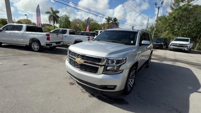 2017 Silver Ice Metallic /Cocoa/Dune Chevrolet Tahoe (1GNSKBKC7HR) with an 8 5.3L engine, Automatic transmission, located at 27610 S Dixie Hwy, Homestead, FL, 33032, (305) 749-2348, 25.510241, -80.438301 - KBB.com 5-Year Cost to Own Awards. Delivers 22 Highway MPG and 16 City MPG! This Chevrolet Tahoe delivers a Gas/Ethanol V8 5.3L/325 engine powering this Automatic transmission. WIRELESS CHARGING, WHEELS, 18 X 8.5 (45.7 CM X 21.6 CM) ALUMINUM WITH HIGH-POLISHED FINISH (STD), TRANSMISSION, 6-SPEED AUT - Photo#0