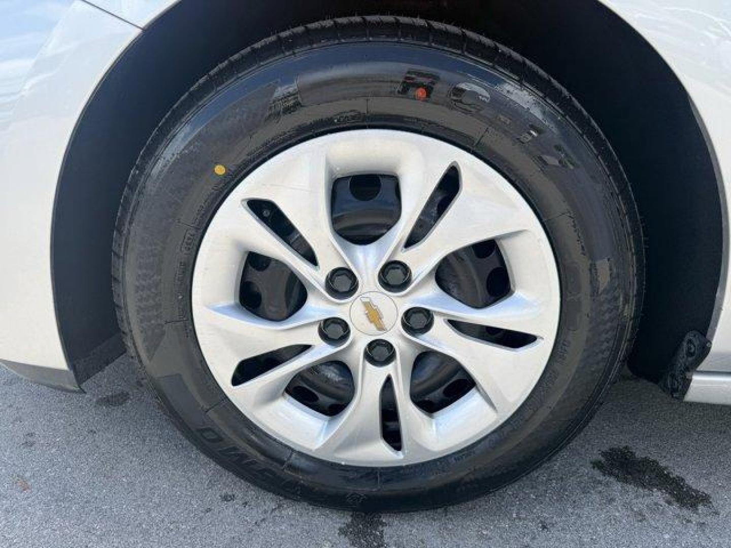 2017 Silver Ice Metallic /Dark Atmosphere/Medium Atmosphere Chevrolet Cruze (3G1BC5SM6HS) with an 4 1.4L engine, Automatic transmission, located at 27610 S Dixie Hwy, Homestead, FL, 33032, (305) 749-2348, 25.510241, -80.438301 - KBB.com 10 Most Awarded Brands. Only 23,357 Miles! Scores 40 Highway MPG and 30 City MPG! This Chevrolet Cruze boasts a Turbocharged Gas I4 1.4L/ engine powering this Automatic transmission. TRANSMISSION, 6-SPEED AUTOMATIC (STD), SILVER ICE METALLIC, SEATS, FRONT BUCKET WITH RECLINING SEATBACKS AND - Photo#17