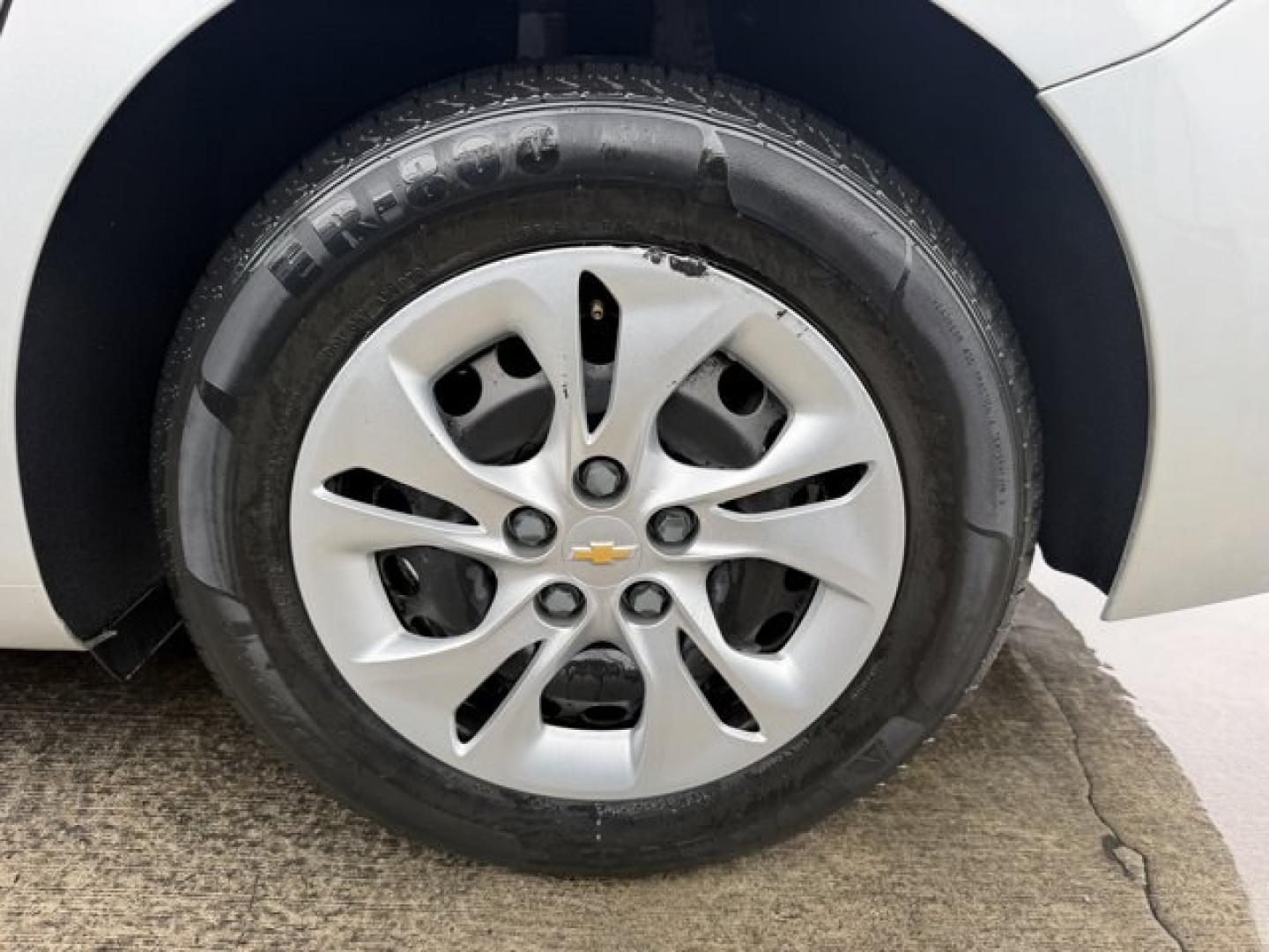 2017 Silver Ice Metallic /Dark Atmosphere/Medium Atmosphere Chevrolet Cruze (3G1BC5SM6HS) with an 4 1.4L engine, Automatic transmission, located at 27610 S Dixie Hwy, Homestead, FL, 33032, (305) 749-2348, 25.510241, -80.438301 - KBB.com 10 Most Awarded Brands. Only 23,357 Miles! Scores 40 Highway MPG and 30 City MPG! This Chevrolet Cruze boasts a Turbocharged Gas I4 1.4L/ engine powering this Automatic transmission. TRANSMISSION, 6-SPEED AUTOMATIC (STD), SILVER ICE METALLIC, SEATS, FRONT BUCKET WITH RECLINING SEATBACKS AND- Photo#14