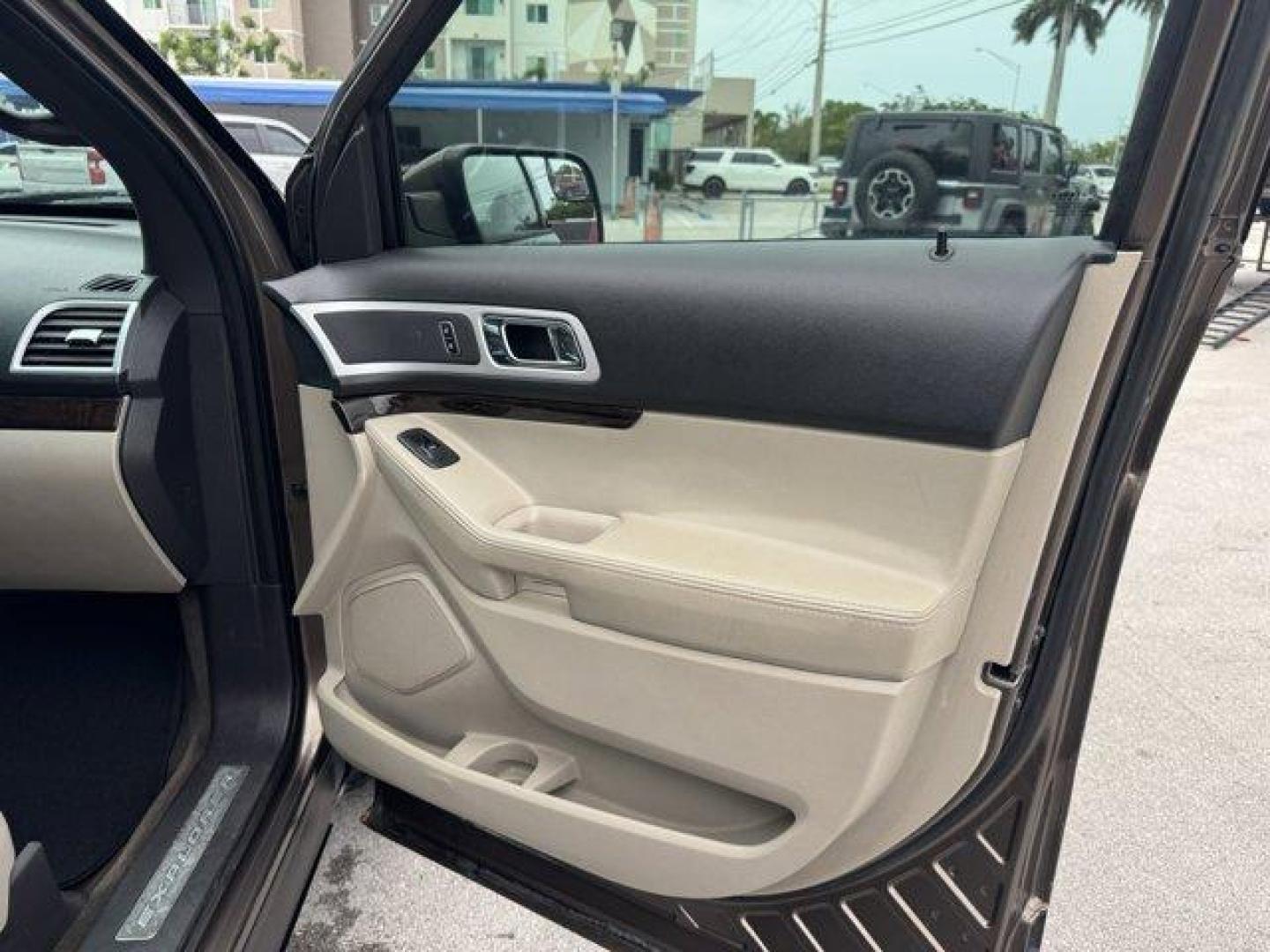 2015 Brown Ford Explorer (1FM5K8F81FG) with an 6 3.5 L engine, Automatic transmission, located at 27610 S Dixie Hwy, Homestead, FL, 33032, (305) 749-2348, 25.510241, -80.438301 - KBB.com Best Buy Awards Finalist. Delivers 23 Highway MPG and 17 City MPG! This Ford Explorer boasts a Regular Unleaded V-6 3.5 L/213 engine powering this Automatic transmission. Wheels: 20 Painted Aluminum, Voice Activated Dual Zone Front Automatic Air Conditioning, Valet Function.* This Ford Explo - Photo#16
