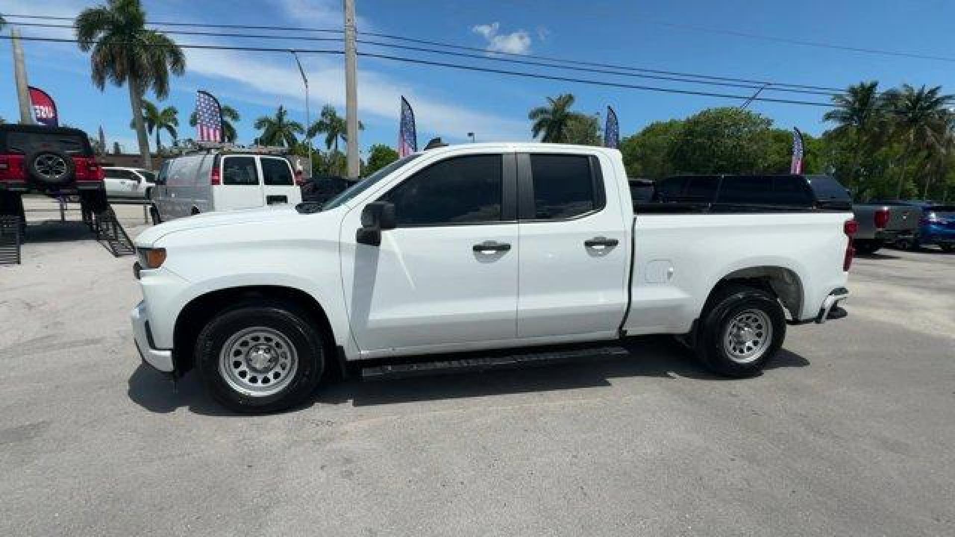 2020 Summit White /Jet Black Chevrolet Silverado 1500 (1GCRYAEF9LZ) with an 8 5.3L engine, Automatic transmission, located at 27610 S Dixie Hwy, Homestead, FL, 33032, (305) 749-2348, 25.510241, -80.438301 - Boasts 20 Highway MPG and 15 City MPG! This Chevrolet Silverado 1500 delivers a Gas V8 5.3L/325 engine powering this Automatic transmission. Z71 OFF-ROAD PACKAGE includes (Z71) Off-Road suspension, (JHD) Hill Descent Control, (NZZ) skid plates and (K47) high-capacity air filter Includes Z71 hard bad - Photo#1
