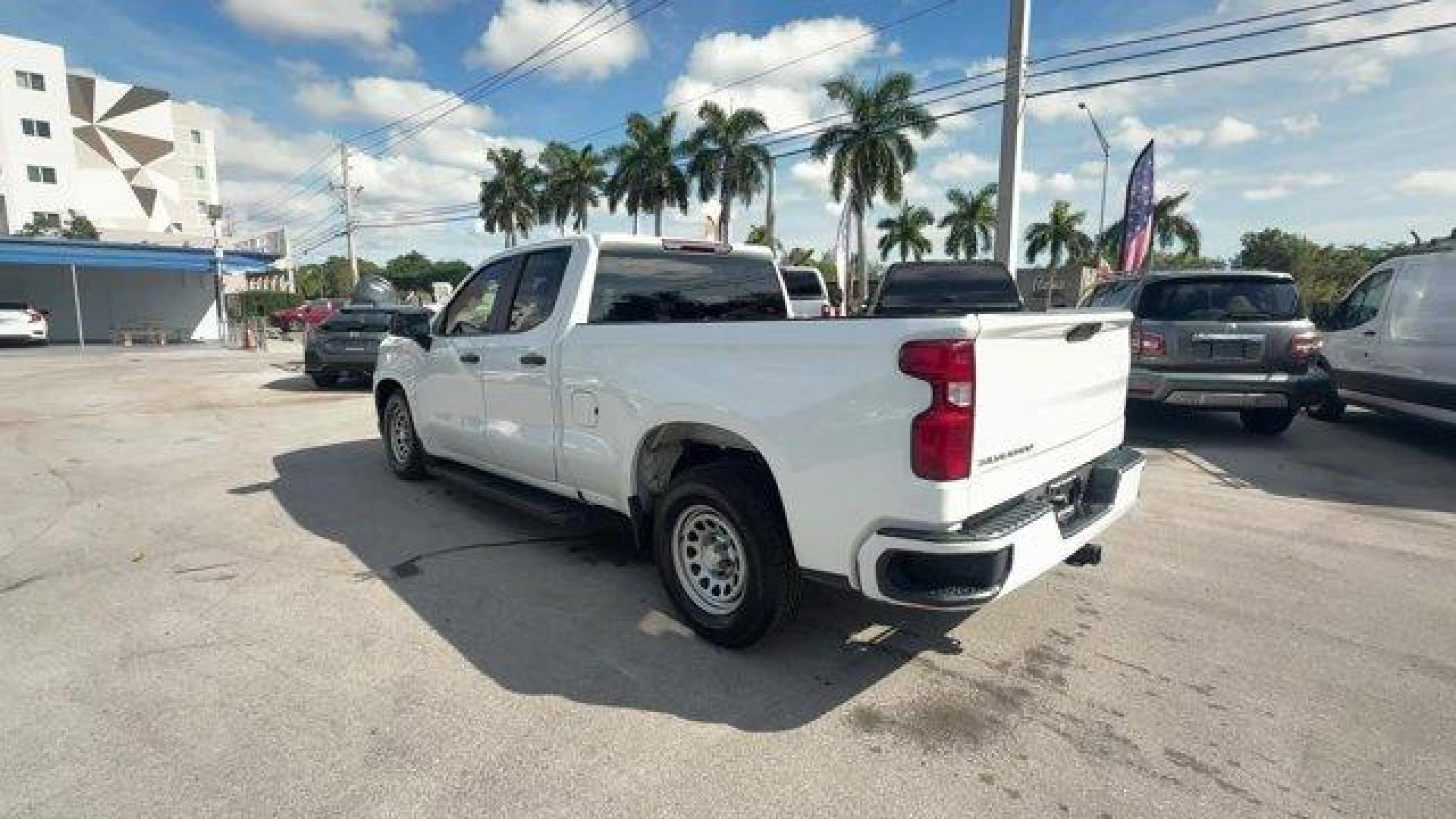 2020 Summit White /Jet Black Chevrolet Silverado 1500 (1GCRYAEF9LZ) with an 8 5.3L engine, Automatic transmission, located at 27610 S Dixie Hwy, Homestead, FL, 33032, (305) 749-2348, 25.510241, -80.438301 - Boasts 20 Highway MPG and 15 City MPG! This Chevrolet Silverado 1500 delivers a Gas V8 5.3L/325 engine powering this Automatic transmission. Z71 OFF-ROAD PACKAGE includes (Z71) Off-Road suspension, (JHD) Hill Descent Control, (NZZ) skid plates and (K47) high-capacity air filter Includes Z71 hard bad - Photo#2