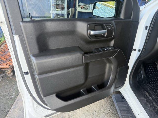 2020 Summit White /Jet Black Chevrolet Silverado 1500 (1GCRYAEF9LZ) with an 8 5.3L engine, Automatic transmission, located at 27610 S Dixie Hwy, Homestead, FL, 33032, (305) 749-2348, 25.510241, -80.438301 - Boasts 20 Highway MPG and 15 City MPG! This Chevrolet Silverado 1500 delivers a Gas V8 5.3L/325 engine powering this Automatic transmission. Z71 OFF-ROAD PACKAGE includes (Z71) Off-Road suspension, (JHD) Hill Descent Control, (NZZ) skid plates and (K47) high-capacity air filter Includes Z71 hard bad - Photo#12