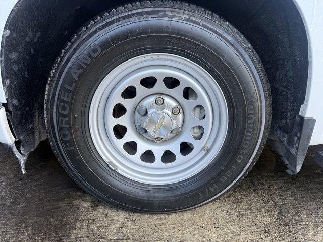 2020 Summit White /Jet Black Chevrolet Silverado 1500 (1GCRYAEF9LZ) with an 8 5.3L engine, Automatic transmission, located at 27610 S Dixie Hwy, Homestead, FL, 33032, (305) 749-2348, 25.510241, -80.438301 - Boasts 20 Highway MPG and 15 City MPG! This Chevrolet Silverado 1500 delivers a Gas V8 5.3L/325 engine powering this Automatic transmission. Z71 OFF-ROAD PACKAGE includes (Z71) Off-Road suspension, (JHD) Hill Descent Control, (NZZ) skid plates and (K47) high-capacity air filter Includes Z71 hard bad - Photo#14