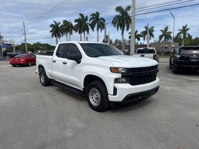 2020 Summit White /Jet Black Chevrolet Silverado 1500 (1GCRYAEF9LZ) with an 8 5.3L engine, Automatic transmission, located at 27610 S Dixie Hwy, Homestead, FL, 33032, (305) 749-2348, 25.510241, -80.438301 - Boasts 20 Highway MPG and 15 City MPG! This Chevrolet Silverado 1500 delivers a Gas V8 5.3L/325 engine powering this Automatic transmission. Z71 OFF-ROAD PACKAGE includes (Z71) Off-Road suspension, (JHD) Hill Descent Control, (NZZ) skid plates and (K47) high-capacity air filter Includes Z71 hard bad - Photo#6