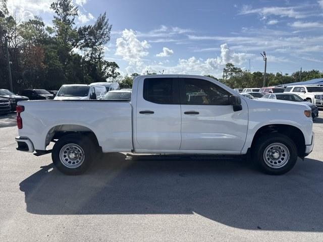 2020 Summit White /Jet Black Chevrolet Silverado 1500 (1GCRYAEF9LZ) with an 8 5.3L engine, Automatic transmission, located at 27610 S Dixie Hwy, Homestead, FL, 33032, (305) 749-2348, 25.510241, -80.438301 - Boasts 20 Highway MPG and 15 City MPG! This Chevrolet Silverado 1500 delivers a Gas V8 5.3L/325 engine powering this Automatic transmission. Z71 OFF-ROAD PACKAGE includes (Z71) Off-Road suspension, (JHD) Hill Descent Control, (NZZ) skid plates and (K47) high-capacity air filter Includes Z71 hard bad- Photo#5