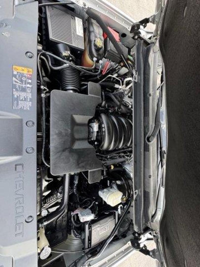 2017 Silver Ice Metallic /Jet Black Chevrolet Tahoe (1GNSKBKC7HR) with an 8 5.3L engine, Automatic transmission, located at 27610 S Dixie Hwy, Homestead, FL, 33032, (305) 749-2348, 25.510241, -80.438301 - KBB.com Best Buy Awards. Delivers 22 Highway MPG and 16 City MPG! This Chevrolet Tahoe boasts a Gas/Ethanol V8 5.3L/325 engine powering this Automatic transmission. WIRELESS CHARGING, WHEELS, 18 X 8.5 (45.7 CM X 21.6 CM) PAINTED ALUMINUM, TRANSMISSION, 6-SPEED AUTOMATIC, ELECTRONICALLY CONTROLLED wi - Photo#19