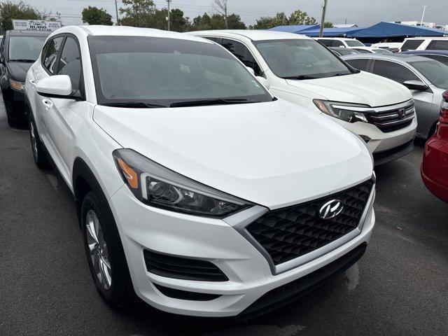 2020 Winter White /Gray Hyundai Tucson (KM8J23A42LU) with an 4 2.0 L engine, Automatic transmission, located at 27610 S Dixie Hwy, Homestead, FL, 33032, (305) 749-2348, 25.510241, -80.438301 - Scores 28 Highway MPG and 23 City MPG! This Hyundai Tucson delivers a Regular Unleaded I-4 2.0 L/122 engine powering this Automatic transmission. WINTER WHITE, REVERSIBLE CARGO TRAY -inc: rubber-like non-slip protective cover for rear cargo compartment, OPTION GROUP 01.*This Hyundai Tucson Comes Equ - Photo#3
