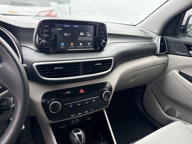 2020 Winter White /Gray Hyundai Tucson (KM8J23A42LU) with an 4 2.0 L engine, Automatic transmission, located at 27610 S Dixie Hwy, Homestead, FL, 33032, (305) 749-2348, 25.510241, -80.438301 - Scores 28 Highway MPG and 23 City MPG! This Hyundai Tucson delivers a Regular Unleaded I-4 2.0 L/122 engine powering this Automatic transmission. WINTER WHITE, REVERSIBLE CARGO TRAY -inc: rubber-like non-slip protective cover for rear cargo compartment, OPTION GROUP 01.*This Hyundai Tucson Comes Equ - Photo#5