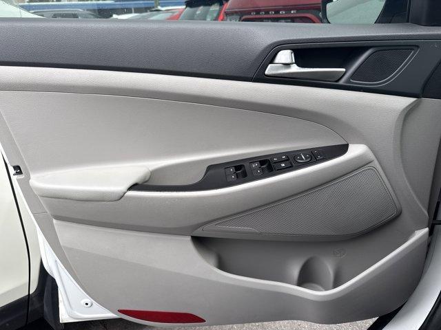 2020 Winter White /Gray Hyundai Tucson (KM8J23A42LU) with an 4 2.0 L engine, Automatic transmission, located at 27610 S Dixie Hwy, Homestead, FL, 33032, (305) 749-2348, 25.510241, -80.438301 - Scores 28 Highway MPG and 23 City MPG! This Hyundai Tucson delivers a Regular Unleaded I-4 2.0 L/122 engine powering this Automatic transmission. WINTER WHITE, REVERSIBLE CARGO TRAY -inc: rubber-like non-slip protective cover for rear cargo compartment, OPTION GROUP 01.*This Hyundai Tucson Comes Equ - Photo#8