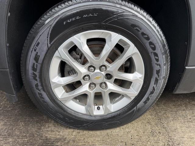 2020 Mosaic Black Metallic /Jet Black Chevrolet Traverse (1GNERFKW3LJ) with an 6 3.6L engine, Automatic transmission, located at 27610 S Dixie Hwy, Homestead, FL, 33032, (305) 749-2348, 25.510241, -80.438301 - Delivers 27 Highway MPG and 18 City MPG! This Chevrolet Traverse boasts a Gas V6 3.6L/217 engine powering this Automatic transmission. WHEELS, 18 (45.7 CM) BRIGHT SILVER PAINTED ALUMINUM (STD), TRANSMISSION, 9-SPEED AUTOMATIC (STD), TIRES, P255/65R18 ALL-SEASON BLACKWALL (STD).*This Chevrolet Traver - Photo#17