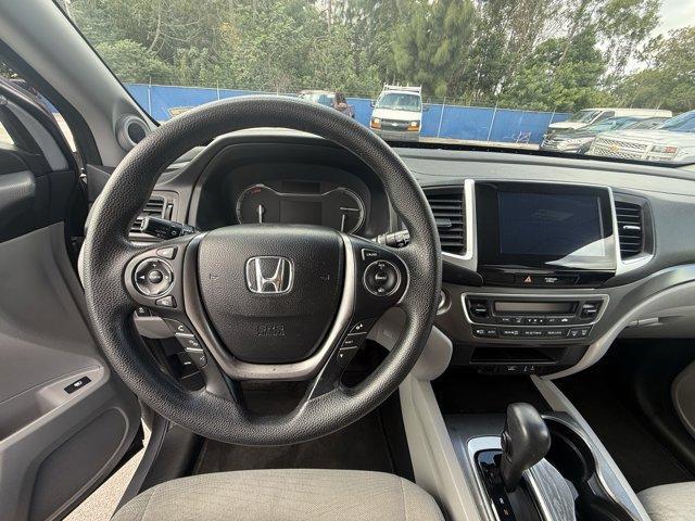 2017 Silver Honda Pilot (5FNYF5H36HB) with an 6 3.5 L engine, Automatic transmission, located at 27610 S Dixie Hwy, Homestead, FL, 33032, (305) 749-2348, 25.510241, -80.438301 - IIHS Top Safety Pick+. Boasts 27 Highway MPG and 19 City MPG! This Honda Pilot delivers a Regular Unleaded V-6 3.5 L/212 engine powering this Automatic transmission. Window Grid Antenna, Wheels: 18 Alloy, Wheels w/Machined Accents.* This Honda Pilot Features the Following Options *VSA Electronic Sta - Photo#8