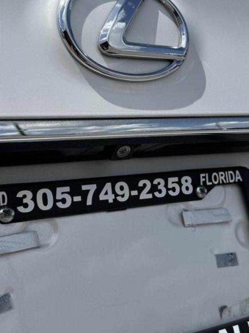 2014 White Lexus GS 350 (JTHBE1BL5E5) with an 6 3.5 L engine, Automatic transmission, located at 27610 S Dixie Hwy, Homestead, FL, 33032, (305) 749-2348, 25.510241, -80.438301 - KBB.com 5-Year Cost to Own Awards. Only 115,017 Miles! Boasts 29 Highway MPG and 19 City MPG! This Lexus GS 350 delivers a Premium Unleaded V-6 3.5 L/211 engine powering this Automatic transmission. Wheels: 17 x 7.5 9-Spoke Alloy, Valet Function, Trunk Rear Cargo Access.* This Lexus GS 350 Features - Photo#19