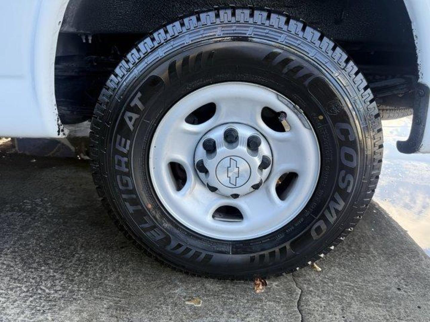 2018 Summit White /Medium Pewter Chevrolet Express Cargo Van (1GCWGAFP4J1) with an 6 4.3L engine, Automatic transmission, located at 27610 S Dixie Hwy, Homestead, FL, 33032, (305) 749-2348, 25.510241, -80.438301 - KBB.com 10 Most Awarded Brands. This Chevrolet Express Cargo Van boasts a Gas V6 4.3L/ engine powering this Automatic transmission. VISORS, DRIVER AND FRONT PASSENGER vinyl in lieu of standard cloth, TRANSMISSION, 8-SPEED AUTOMATIC, ELECTRONICALLY CONTROLLED with overdrive and tow/haul mode, include - Photo#16