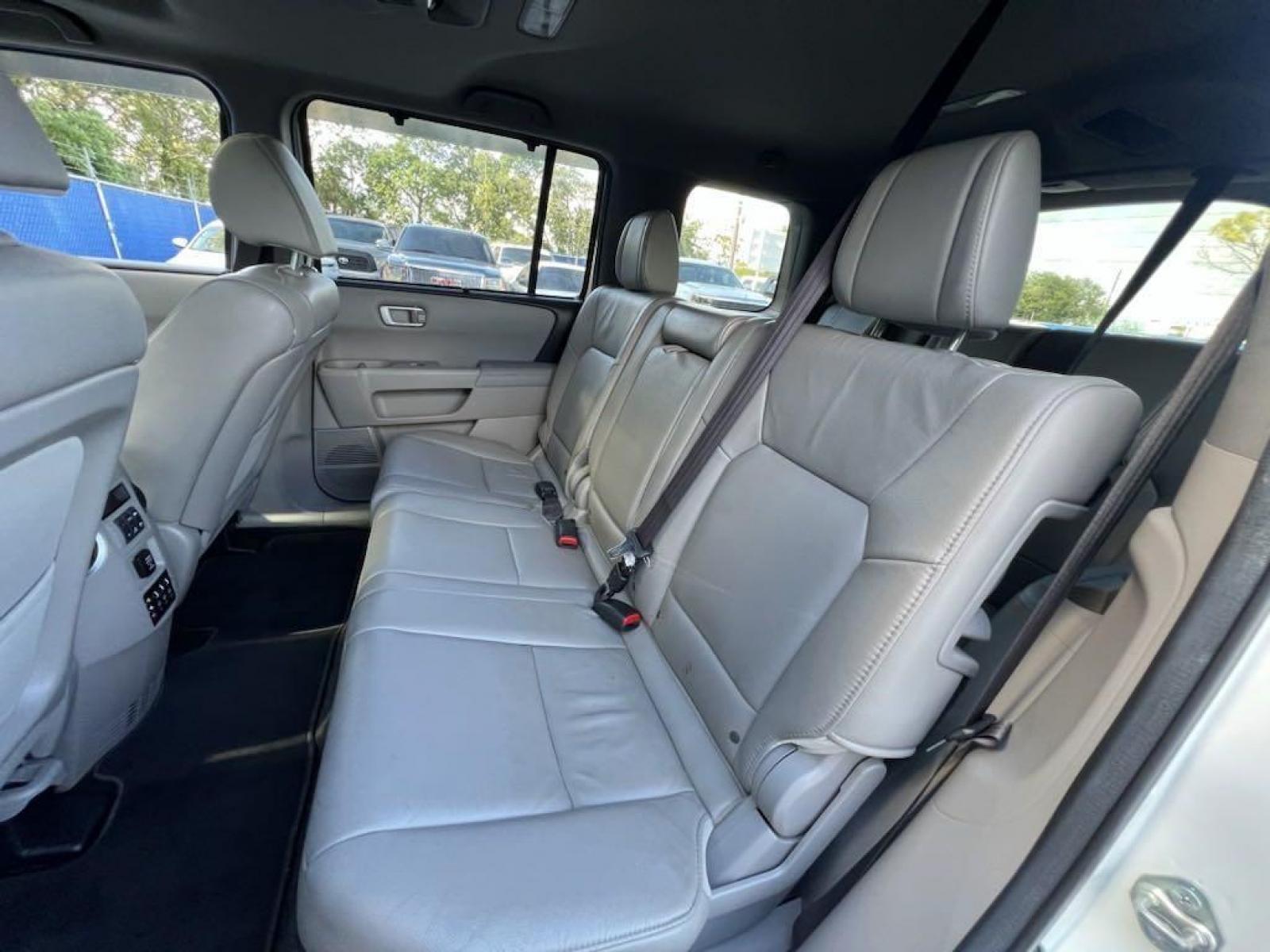 2013 White Diamond Pearl Honda Pilot Touring (5FNYF3H96DB) with an 3.5L V6 SOHC i-VTEC VCM 24V engine, Automatic transmission, located at 27610 S Dixie Hwy, Homestead, FL, 33032, (305) 749-2348, 25.510241, -80.438301 - Photo #11
