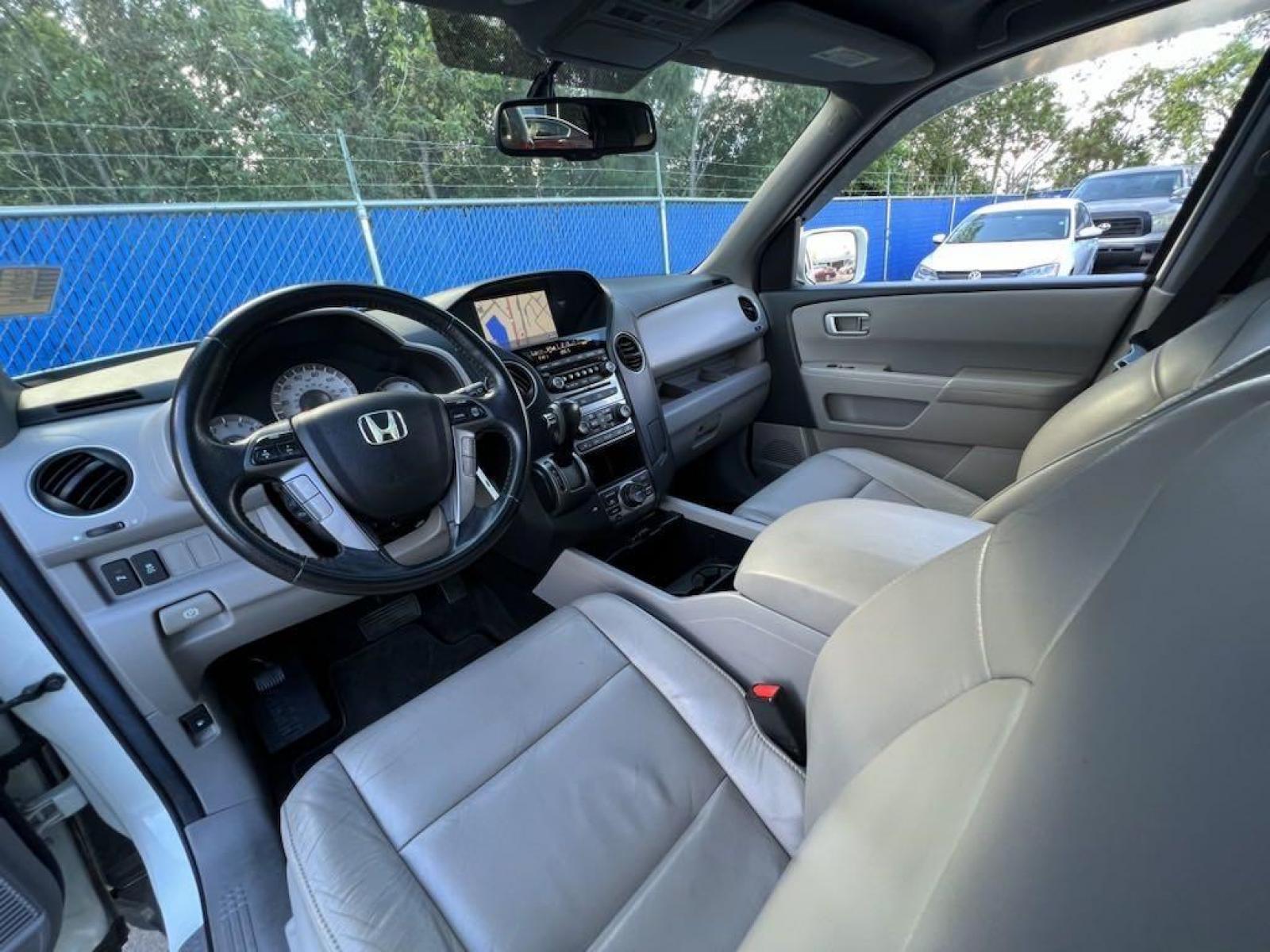 2013 White Diamond Pearl Honda Pilot Touring (5FNYF3H96DB) with an 3.5L V6 SOHC i-VTEC VCM 24V engine, Automatic transmission, located at 27610 S Dixie Hwy, Homestead, FL, 33032, (305) 749-2348, 25.510241, -80.438301 - Photo #8