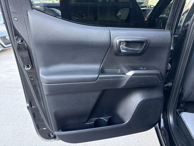 2020 Black Toyota Tacoma 4WD (3TYCZ5AN3LT) with an 6 3.5 L engine, Automatic transmission, located at 27610 S Dixie Hwy, Homestead, FL, 33032, (305) 749-2348, 25.510241, -80.438301 - Only 43,561 Miles! Scores 22 Highway MPG and 18 City MPG! This Toyota Tacoma 4WD delivers a Regular Unleaded V-6 3.5 L/211 engine powering this Automatic transmission. Wi-Fi Connect with up to 2GB within Mobile Hotspot Internet Access, Variable Intermittent Wipers, Transmission: 6-Speed Automatic -i - Photo#12