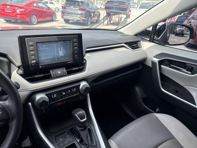 2020 Black Toyota RAV4 (2T3C1RFV9LC) with an 4 2.5 L engine, Automatic transmission, located at 27610 S Dixie Hwy, Homestead, FL, 33032, (305) 749-2348, 25.510241, -80.438301 - Boasts 35 Highway MPG and 28 City MPG! This Toyota RAV4 boasts a Regular Unleaded I-4 2.5 L/152 engine powering this Automatic transmission. Wheels: 19 Multi-Spoke Super Chrome Alloy, Variable Intermittent Wipers, Trunk/Hatch Auto-Latch.*This Toyota RAV4 Comes Equipped with These Options *Trip Compu- Photo#11