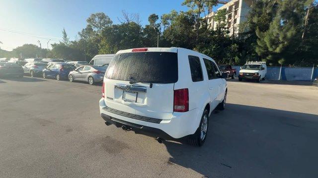 2014 White Honda Pilot (5FNYF3H57EB) with an 6 3.5 L engine, Automatic transmission, located at 27610 S Dixie Hwy, Homestead, FL, 33032, (305) 749-2348, 25.510241, -80.438301 - KBB.com 12 Best Family Cars. Boasts 25 Highway MPG and 18 City MPG! This Honda Pilot boasts a Regular Unleaded V-6 3.5 L/212 engine powering this Automatic transmission. XM Radio -inc: SiriusXM services require a subscription after any trial period, If you decide to continue your SiriusXM service at - Photo#4