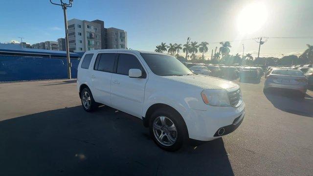 2014 White Honda Pilot (5FNYF3H57EB) with an 6 3.5 L engine, Automatic transmission, located at 27610 S Dixie Hwy, Homestead, FL, 33032, (305) 749-2348, 25.510241, -80.438301 - KBB.com 12 Best Family Cars. Boasts 25 Highway MPG and 18 City MPG! This Honda Pilot boasts a Regular Unleaded V-6 3.5 L/212 engine powering this Automatic transmission. XM Radio -inc: SiriusXM services require a subscription after any trial period, If you decide to continue your SiriusXM service at - Photo#6