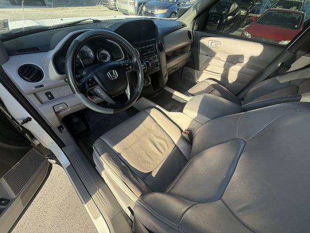 2014 White Honda Pilot (5FNYF3H57EB) with an 6 3.5 L engine, Automatic transmission, located at 27610 S Dixie Hwy, Homestead, FL, 33032, (305) 749-2348, 25.510241, -80.438301 - KBB.com 12 Best Family Cars. Boasts 25 Highway MPG and 18 City MPG! This Honda Pilot boasts a Regular Unleaded V-6 3.5 L/212 engine powering this Automatic transmission. XM Radio -inc: SiriusXM services require a subscription after any trial period, If you decide to continue your SiriusXM service at - Photo#11