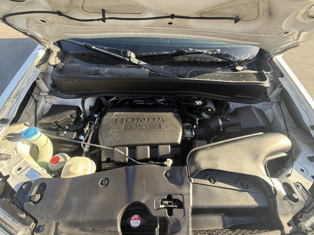 2014 White Honda Pilot (5FNYF3H57EB) with an 6 3.5 L engine, Automatic transmission, located at 27610 S Dixie Hwy, Homestead, FL, 33032, (305) 749-2348, 25.510241, -80.438301 - KBB.com 12 Best Family Cars. Boasts 25 Highway MPG and 18 City MPG! This Honda Pilot boasts a Regular Unleaded V-6 3.5 L/212 engine powering this Automatic transmission. XM Radio -inc: SiriusXM services require a subscription after any trial period, If you decide to continue your SiriusXM service at - Photo#16