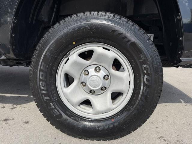 2016 Black Toyota Tacoma (5TFAZ5CNXGX) with an 6 3.5 L engine, Automatic transmission, located at 27610 S Dixie Hwy, Homestead, FL, 33032, (305) 749-2348, 25.510241, -80.438301 - KBB.com Best Resale Value Awards. Delivers 24 Highway MPG and 19 City MPG! This Toyota Tacoma delivers a Regular Unleaded V-6 3.5 L/211 engine powering this Automatic transmission. Variable Intermittent Wipers, Trip Computer, Transmission: 6-Speed Automatic -inc: electronic shift and gated shifter.* - Photo#18