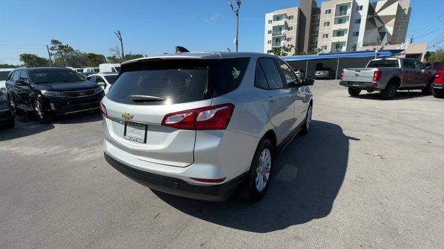 2020 Silver Ice Metallic /Medium Ash Gray Chevrolet Equinox (3GNAXHEV1LS) with an 4 1.5L engine, Automatic transmission, located at 27610 S Dixie Hwy, Homestead, FL, 33032, (305) 749-2348, 25.510241, -80.438301 - IIHS Top Safety Pick with specific headlights. Delivers 31 Highway MPG and 26 City MPG! This Chevrolet Equinox delivers a Turbocharged Gas I4 1.5L/92 engine powering this Automatic transmission. WHEELS, 17 (43.2 CM) ALUMINUM (STD), TRANSMISSION, 6-SPEED AUTOMATIC, ELECTRONICALLY-CONTROLLED WITH OVER - Photo#4