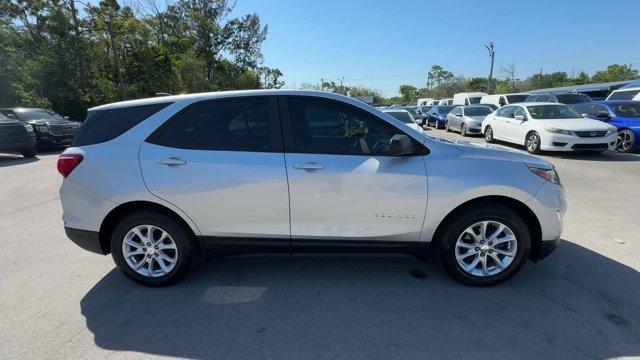 2020 Silver Ice Metallic /Medium Ash Gray Chevrolet Equinox (3GNAXHEV1LS) with an 4 1.5L engine, Automatic transmission, located at 27610 S Dixie Hwy, Homestead, FL, 33032, (305) 749-2348, 25.510241, -80.438301 - IIHS Top Safety Pick with specific headlights. Delivers 31 Highway MPG and 26 City MPG! This Chevrolet Equinox delivers a Turbocharged Gas I4 1.5L/92 engine powering this Automatic transmission. WHEELS, 17 (43.2 CM) ALUMINUM (STD), TRANSMISSION, 6-SPEED AUTOMATIC, ELECTRONICALLY-CONTROLLED WITH OVER - Photo#5