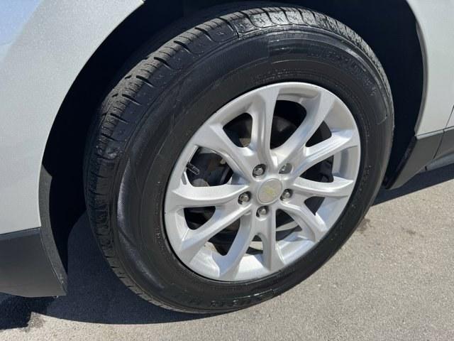 2020 Silver Ice Metallic /Medium Ash Gray Chevrolet Equinox (3GNAXHEV1LS) with an 4 1.5L engine, Automatic transmission, located at 27610 S Dixie Hwy, Homestead, FL, 33032, (305) 749-2348, 25.510241, -80.438301 - IIHS Top Safety Pick with specific headlights. Delivers 31 Highway MPG and 26 City MPG! This Chevrolet Equinox delivers a Turbocharged Gas I4 1.5L/92 engine powering this Automatic transmission. WHEELS, 17 (43.2 CM) ALUMINUM (STD), TRANSMISSION, 6-SPEED AUTOMATIC, ELECTRONICALLY-CONTROLLED WITH OVER - Photo#17