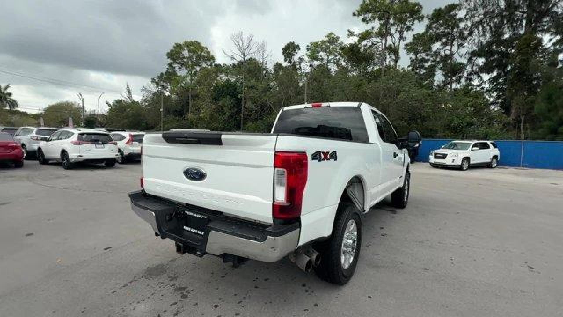 2018 White Ford Super Duty F-250 SRW (1FT7X2BT4JE) with an 8 6.7 L engine, Automatic transmission, located at 27610 S Dixie Hwy, Homestead, FL, 33032, (305) 749-2348, 25.510241, -80.438301 - KBB.com Brand Image Awards. This Ford Super Duty F-250 SRW delivers a Intercooled Turbo Diesel V-8 6.7 L/406 engine powering this Automatic transmission. ENGINE: 6.7L 4V OHV POWER STROKE V8 TURBO DIESEL B20 -inc: manual push-button engine-exhaust braking and intelligent oil-life monitor, 29 Gallon F - Photo#4