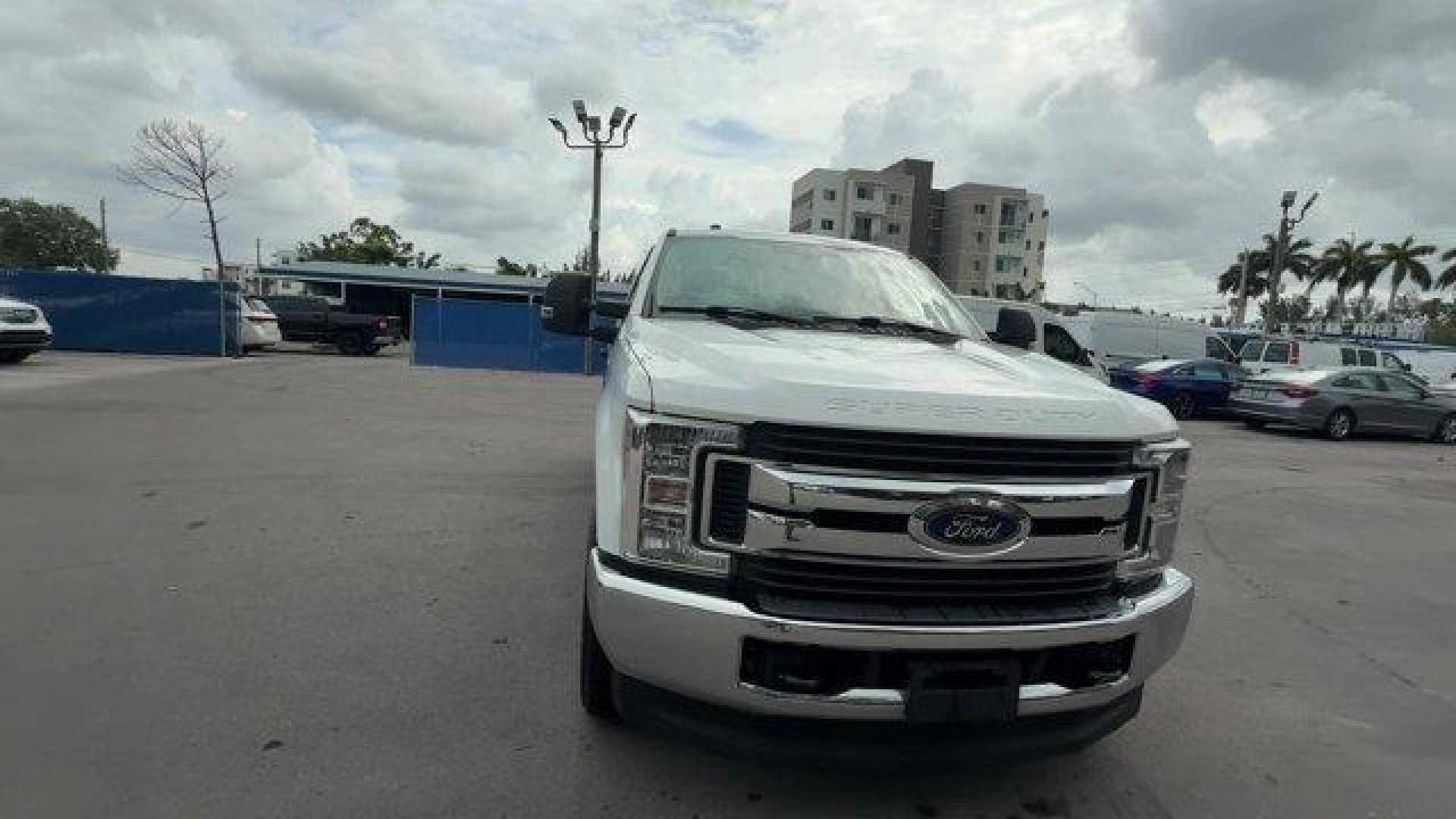 2018 White Ford Super Duty F-250 SRW (1FT7X2BT4JE) with an 8 6.7 L engine, Automatic transmission, located at 27610 S Dixie Hwy, Homestead, FL, 33032, (305) 749-2348, 25.510241, -80.438301 - KBB.com Brand Image Awards. This Ford Super Duty F-250 SRW delivers a Intercooled Turbo Diesel V-8 6.7 L/406 engine powering this Automatic transmission. ENGINE: 6.7L 4V OHV POWER STROKE V8 TURBO DIESEL B20 -inc: manual push-button engine-exhaust braking and intelligent oil-life monitor, 29 Gallon F - Photo#7
