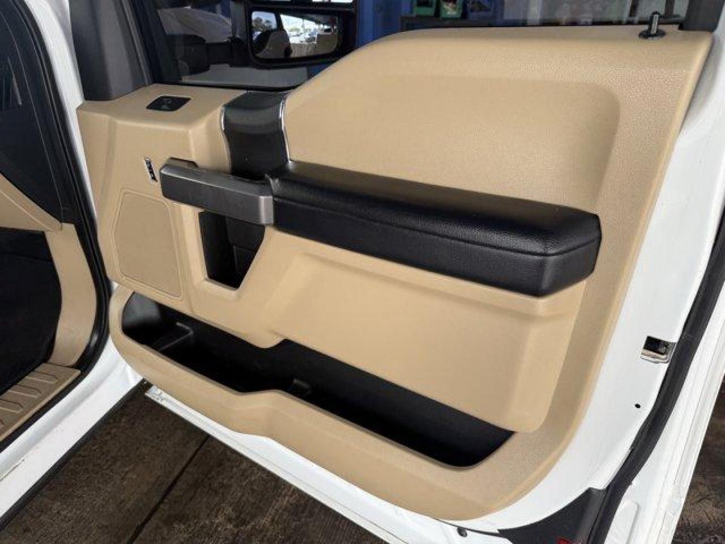 2018 White Ford Super Duty F-250 SRW (1FT7X2BT4JE) with an 8 6.7 L engine, Automatic transmission, located at 27610 S Dixie Hwy, Homestead, FL, 33032, (305) 749-2348, 25.510241, -80.438301 - KBB.com Brand Image Awards. This Ford Super Duty F-250 SRW delivers a Intercooled Turbo Diesel V-8 6.7 L/406 engine powering this Automatic transmission. ENGINE: 6.7L 4V OHV POWER STROKE V8 TURBO DIESEL B20 -inc: manual push-button engine-exhaust braking and intelligent oil-life monitor, 29 Gallon F - Photo#10