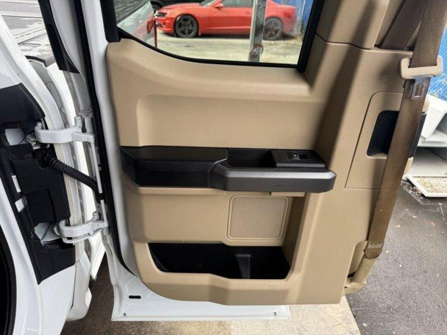 2018 White Ford Super Duty F-250 SRW (1FT7X2BT4JE) with an 8 6.7 L engine, Automatic transmission, located at 27610 S Dixie Hwy, Homestead, FL, 33032, (305) 749-2348, 25.510241, -80.438301 - KBB.com Brand Image Awards. This Ford Super Duty F-250 SRW delivers a Intercooled Turbo Diesel V-8 6.7 L/406 engine powering this Automatic transmission. ENGINE: 6.7L 4V OHV POWER STROKE V8 TURBO DIESEL B20 -inc: manual push-button engine-exhaust braking and intelligent oil-life monitor, 29 Gallon F - Photo#11