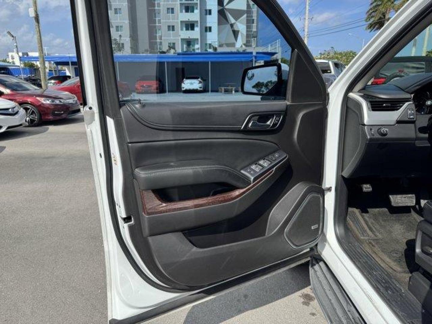 2015 Summit White /Jet Black GMC Yukon XL (1GKS1GKC3FR) with an 8 5.3L engine, Automatic transmission, located at 27610 S Dixie Hwy, Homestead, FL, 33032, (305) 749-2348, 25.510241, -80.438301 - KBB.com Brand Image Awards. Only 96,183 Miles! Delivers 23 Highway MPG and 16 City MPG! This GMC Yukon XL delivers a Gas/Ethanol V8 5.3L/323 engine powering this Automatic transmission. WHEELS, 18 X 8.5 (45.7 CM X 21.6 CM) BRIGHT MACHINED ALUMINUM (STD), UNIVERSAL HOME REMOTE includes garage door op - Photo#14