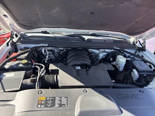 2015 Summit White /Jet Black GMC Yukon XL (1GKS1GKC3FR) with an 8 5.3L engine, Automatic transmission, located at 27610 S Dixie Hwy, Homestead, FL, 33032, (305) 749-2348, 25.510241, -80.438301 - KBB.com Brand Image Awards. Only 96,183 Miles! Delivers 23 Highway MPG and 16 City MPG! This GMC Yukon XL delivers a Gas/Ethanol V8 5.3L/323 engine powering this Automatic transmission. WHEELS, 18 X 8.5 (45.7 CM X 21.6 CM) BRIGHT MACHINED ALUMINUM (STD), UNIVERSAL HOME REMOTE includes garage door op - Photo#4