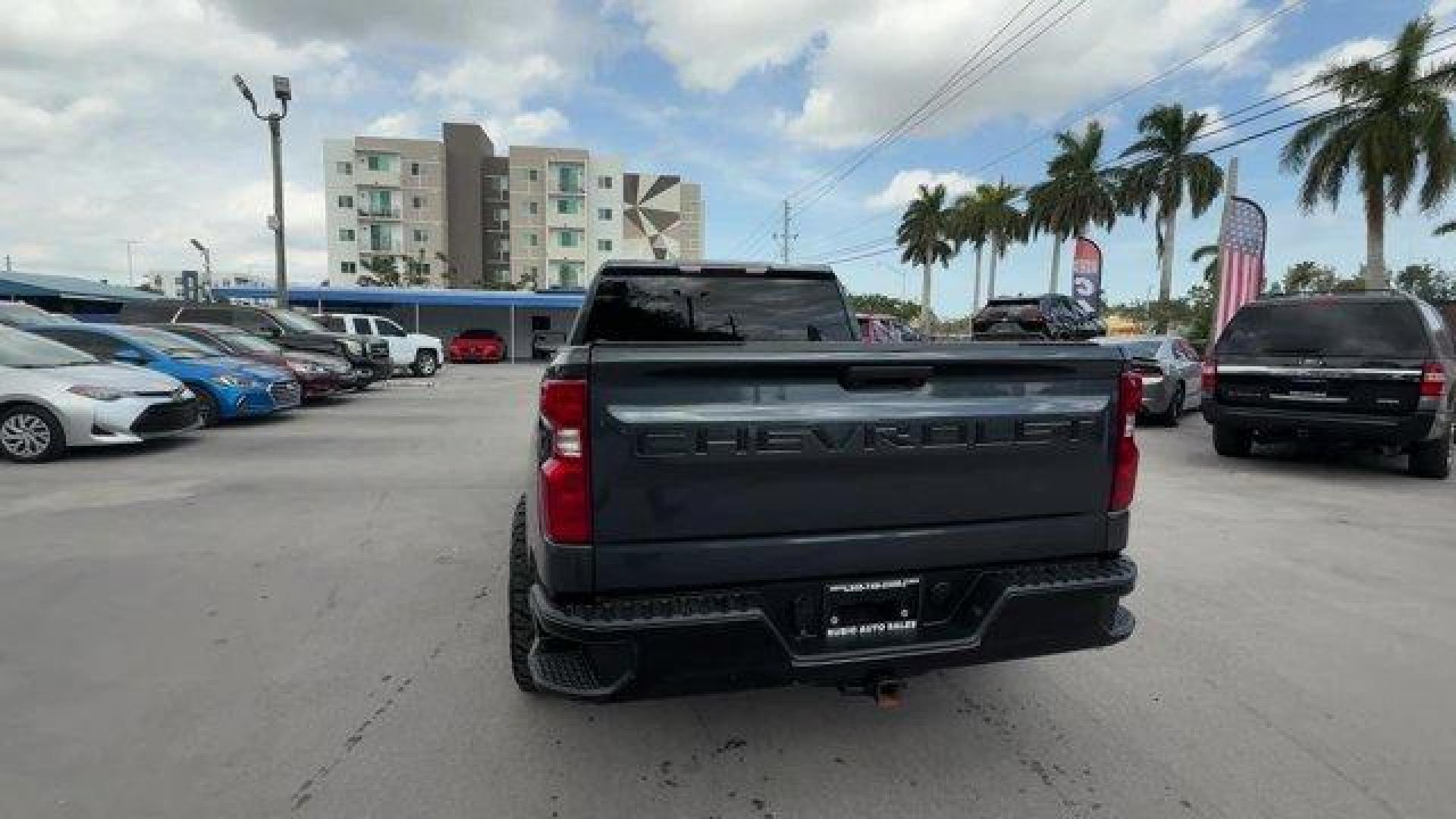 2020 Shadow Gray Metallic /Jet Black Chevrolet Silverado 1500 (1GCRWCEDXLZ) with an 8 5.3L engine, Automatic transmission, located at 27610 S Dixie Hwy, Homestead, FL, 33032, (305) 749-2348, 25.510241, -80.438301 - Boasts 24 Highway MPG and 17 City MPG! This Chevrolet Silverado 1500 delivers a Gas V8 5.3L/325 engine powering this Automatic transmission. WHEELS, 17 X 8 (43.2 CM X 20.3 CM) BRIGHT SILVER PAINTED ALUMINUM (STD), TRANSMISSION, 8-SPEED AUTOMATIC, ELECTRONICALLY CONTROLLED with overdrive and tow/haul - Photo#3