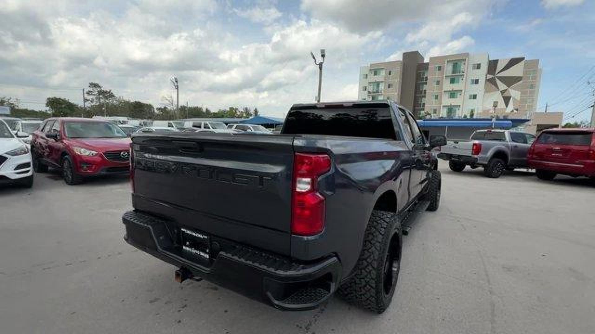 2020 Shadow Gray Metallic /Jet Black Chevrolet Silverado 1500 (1GCRWCEDXLZ) with an 8 5.3L engine, Automatic transmission, located at 27610 S Dixie Hwy, Homestead, FL, 33032, (305) 749-2348, 25.510241, -80.438301 - Boasts 24 Highway MPG and 17 City MPG! This Chevrolet Silverado 1500 delivers a Gas V8 5.3L/325 engine powering this Automatic transmission. WHEELS, 17 X 8 (43.2 CM X 20.3 CM) BRIGHT SILVER PAINTED ALUMINUM (STD), TRANSMISSION, 8-SPEED AUTOMATIC, ELECTRONICALLY CONTROLLED with overdrive and tow/haul - Photo#4