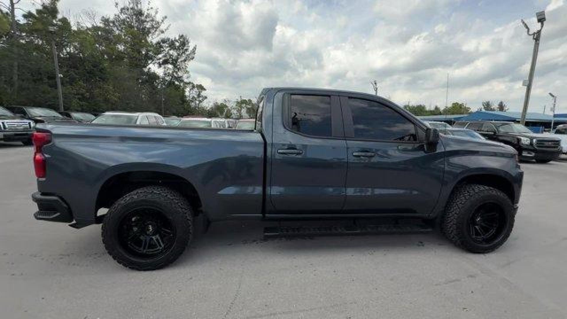 2020 Shadow Gray Metallic /Jet Black Chevrolet Silverado 1500 (1GCRWCEDXLZ) with an 8 5.3L engine, Automatic transmission, located at 27610 S Dixie Hwy, Homestead, FL, 33032, (305) 749-2348, 25.510241, -80.438301 - Boasts 24 Highway MPG and 17 City MPG! This Chevrolet Silverado 1500 delivers a Gas V8 5.3L/325 engine powering this Automatic transmission. WHEELS, 17 X 8 (43.2 CM X 20.3 CM) BRIGHT SILVER PAINTED ALUMINUM (STD), TRANSMISSION, 8-SPEED AUTOMATIC, ELECTRONICALLY CONTROLLED with overdrive and tow/haul - Photo#5