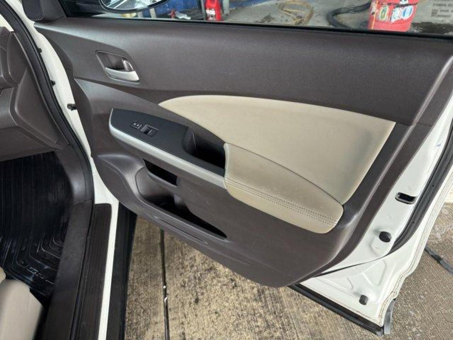 2012 White Honda CR-V (5J6RM3H72CL) with an 4 2.4L engine, Automatic transmission, located at 27610 S Dixie Hwy, Homestead, FL, 33032, (305) 749-2348, 25.510241, -80.438301 - KBB.com Brand Image Awards. Only 136,303 Miles! Delivers 31 Highway MPG and 23 City MPG! This Honda CR-V boasts a Gas I4 2.4L/144 engine powering this Automatic transmission. XM satellite radio, Vehicle Stability Assist (VSA) w/traction control, Variable intermittent windshield wipers.* This Honda C - Photo#12