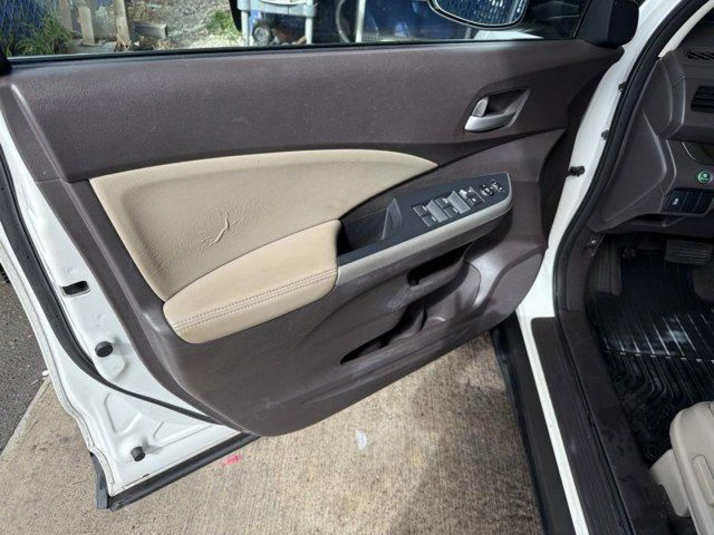 2012 White Honda CR-V (5J6RM3H72CL) with an 4 2.4L engine, Automatic transmission, located at 27610 S Dixie Hwy, Homestead, FL, 33032, (305) 749-2348, 25.510241, -80.438301 - KBB.com Brand Image Awards. Only 136,303 Miles! Delivers 31 Highway MPG and 23 City MPG! This Honda CR-V boasts a Gas I4 2.4L/144 engine powering this Automatic transmission. XM satellite radio, Vehicle Stability Assist (VSA) w/traction control, Variable intermittent windshield wipers.* This Honda C - Photo#14