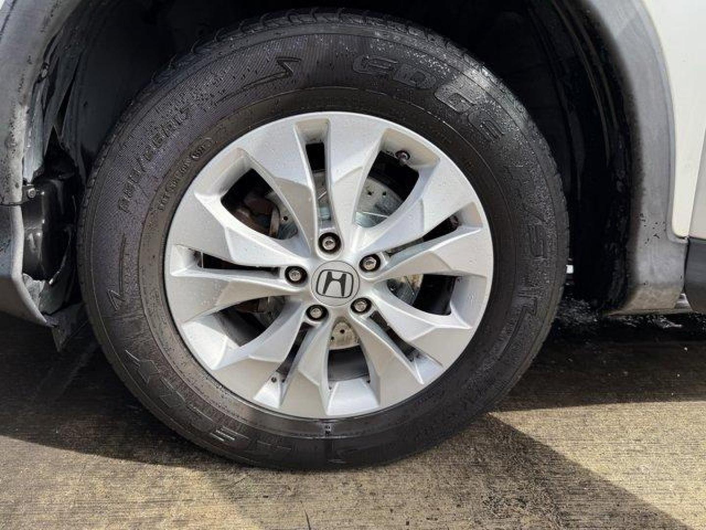 2012 White Honda CR-V (5J6RM3H72CL) with an 4 2.4L engine, Automatic transmission, located at 27610 S Dixie Hwy, Homestead, FL, 33032, (305) 749-2348, 25.510241, -80.438301 - KBB.com Brand Image Awards. Only 136,303 Miles! Delivers 31 Highway MPG and 23 City MPG! This Honda CR-V boasts a Gas I4 2.4L/144 engine powering this Automatic transmission. XM satellite radio, Vehicle Stability Assist (VSA) w/traction control, Variable intermittent windshield wipers.* This Honda C - Photo#16