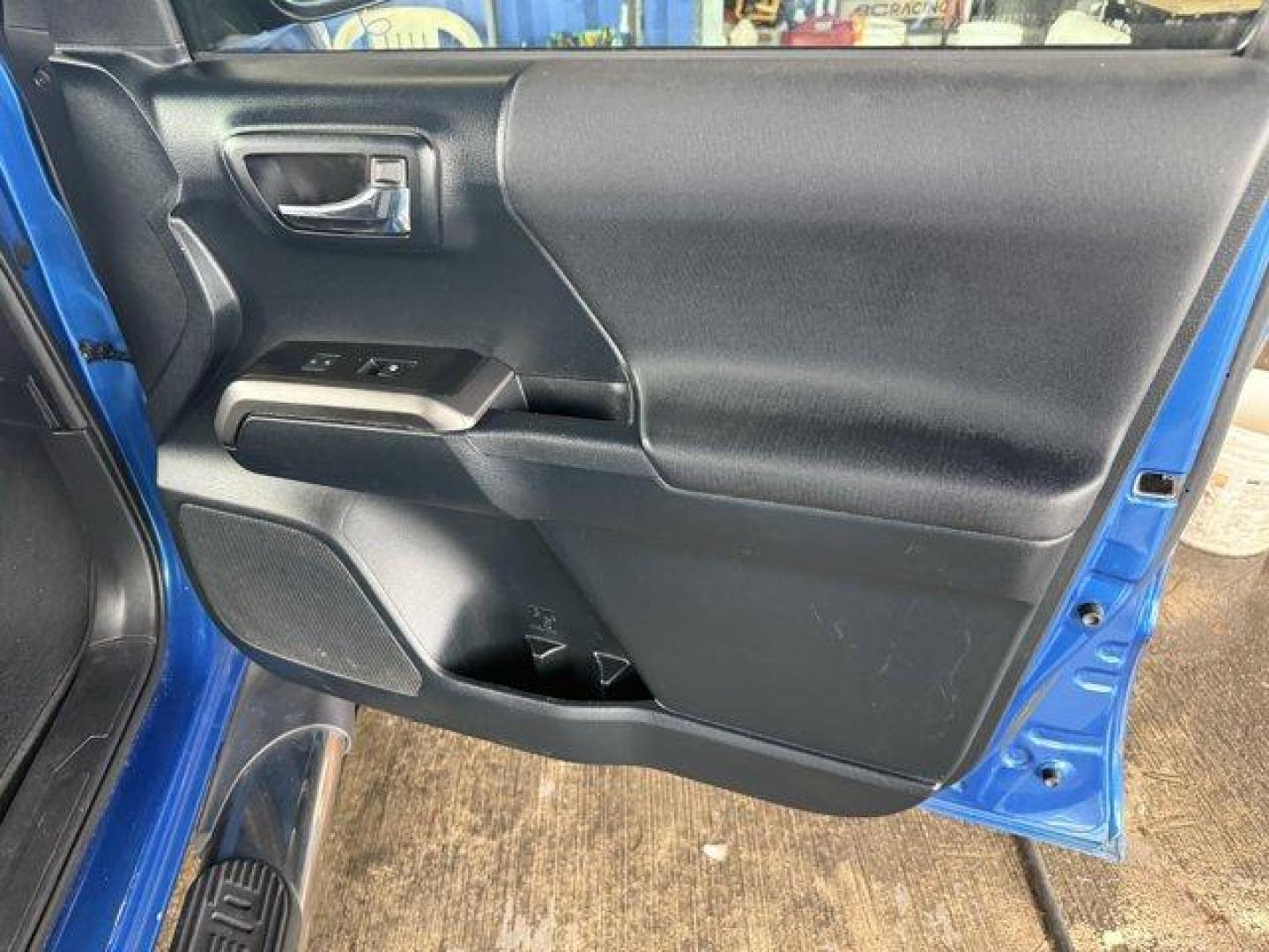 2016 Blue Toyota Tacoma (5TFCZ5AN7GX) with an 6 3.5 L engine, Automatic transmission, located at 27610 S Dixie Hwy, Homestead, FL, 33032, (305) 749-2348, 25.510241, -80.438301 - KBB.com Best Buy Awards Finalist. Scores 23 Highway MPG and 18 City MPG! This Toyota Tacoma delivers a Regular Unleaded V-6 3.5 L/211 engine powering this Automatic transmission. Transmission: 6-Speed Automatic -inc: electronic shift and gated shifter, Tailgate/Rear Door Lock Included w/Power Door L - Photo#10
