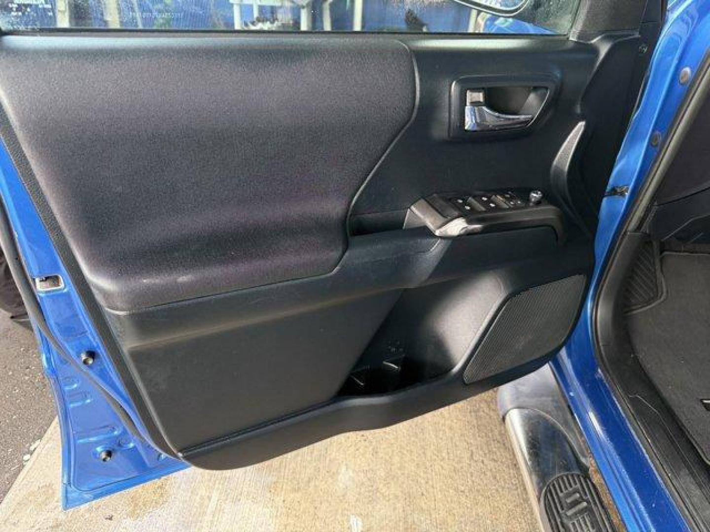 2016 Blue Toyota Tacoma (5TFCZ5AN7GX) with an 6 3.5 L engine, Automatic transmission, located at 27610 S Dixie Hwy, Homestead, FL, 33032, (305) 749-2348, 25.510241, -80.438301 - KBB.com Best Buy Awards Finalist. Scores 23 Highway MPG and 18 City MPG! This Toyota Tacoma delivers a Regular Unleaded V-6 3.5 L/211 engine powering this Automatic transmission. Transmission: 6-Speed Automatic -inc: electronic shift and gated shifter, Tailgate/Rear Door Lock Included w/Power Door L - Photo#14