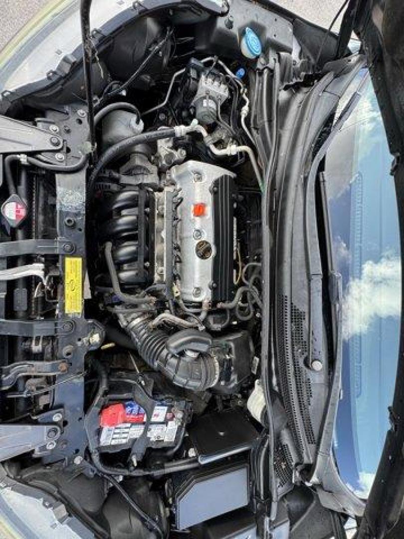 2012 Black Honda CR-V (5J6RM3H75CL) with an 4 2.4L engine, Automatic transmission, located at 27610 S Dixie Hwy, Homestead, FL, 33032, (305) 749-2348, 25.510241, -80.438301 - KBB.com Brand Image Awards. Only 104,724 Miles! Delivers 31 Highway MPG and 23 City MPG! This Honda CR-V boasts a Gas I4 2.4L/144 engine powering this Automatic transmission. XM satellite radio, Vehicle Stability Assist (VSA) w/traction control, Variable intermittent windshield wipers.*This Honda CR - Photo#17