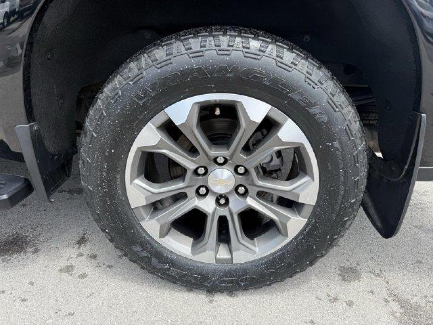 2022 Black Chevrolet Silverado 1500 (1GCUDJEL5NZ) with an 8 6.2L engine, Automatic transmission, located at 27610 S Dixie Hwy, Homestead, FL, 33032, (305) 749-2348, 25.510241, -80.438301 - Only 16,824 Miles! Delivers 20 Highway MPG and 15 City MPG! This Chevrolet Silverado 1500 boasts a Gas V8 6.2L/376 engine powering this Automatic transmission. ENGINE, 6.2L ECOTEC3 V8 (420 hp [313 kW] @ 5600 rpm, 460 lb-ft of torque [624 Nm] @ 4100 rpm); featuring Dynamic Fuel Management that enable - Photo#17